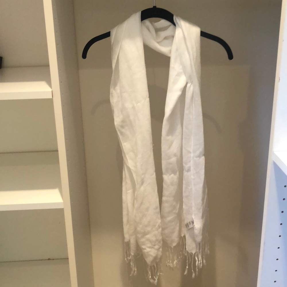 Cream soft scarf w/ thin tassels